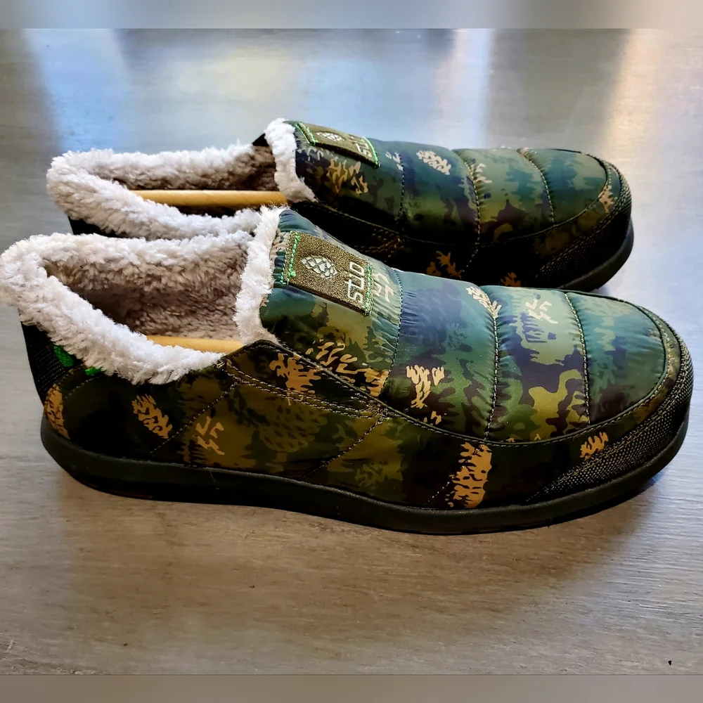 STIO Men's Colter Mountain Slippers – Pine Forest Whitebark Camo – Size 9 – NWT - Picture 2 of 3